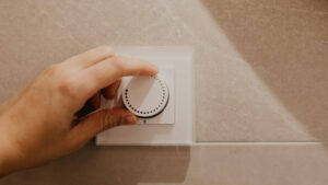 hand turning dimmer switch