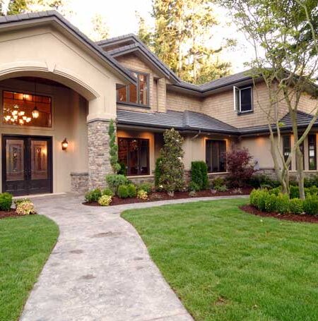 House with primary walkway